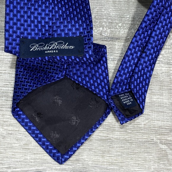 Brooks Brothers Tie Men Makers Blue Pure Silk Woven England Geometric Necktie - Picture 3 of 5